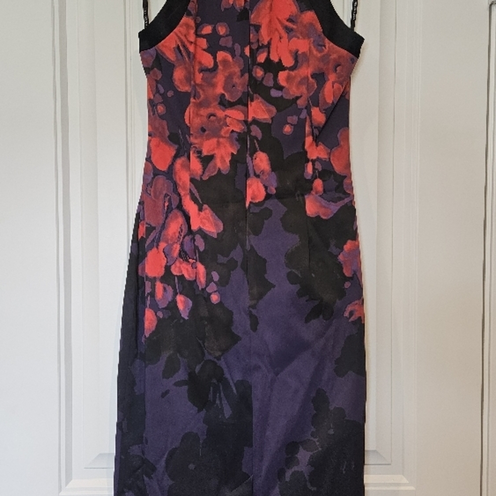 Sleeveless Floral Sheath Dress in Red and Purple - Picture 4 of 7